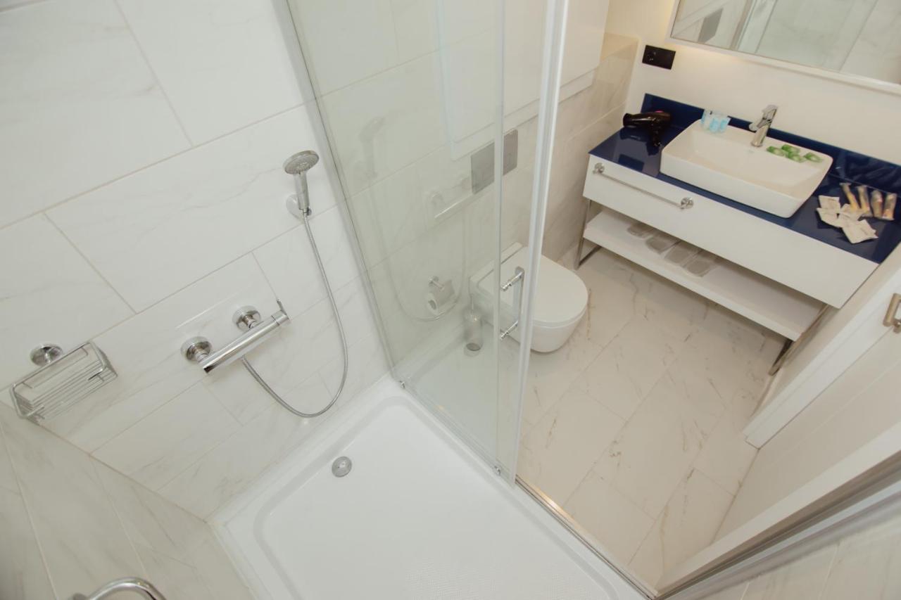 V. Orbi City Appartement Batoemi Buitenkant foto