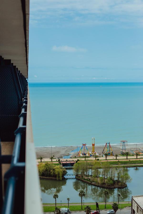 V. Orbi City Appartement Batoemi Buitenkant foto