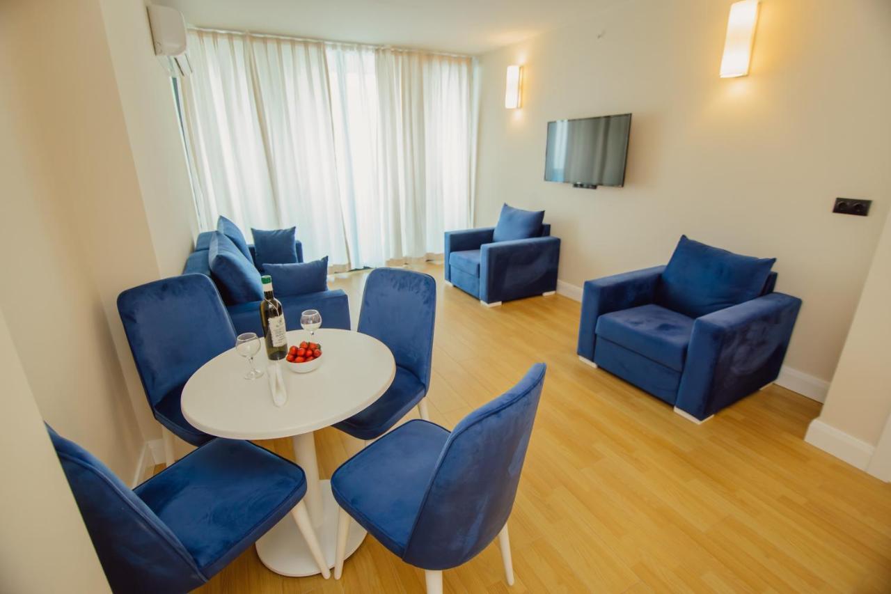 V. Orbi City Appartement Batoemi Kamer foto